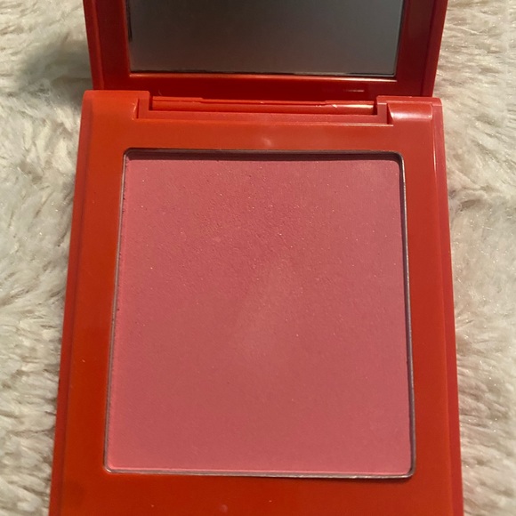 Kylie Cosmetics X The Grinch Max the Reindeer Blush - Picture 3 of 5